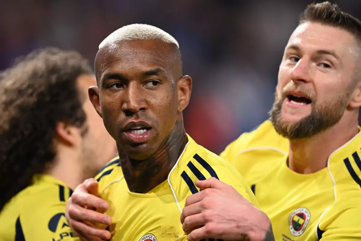 Fenerbahçe, Süper Lig Tarihinde İlk 22 Haftayı Namağlup Tamamlayarak Rekor Kırdı