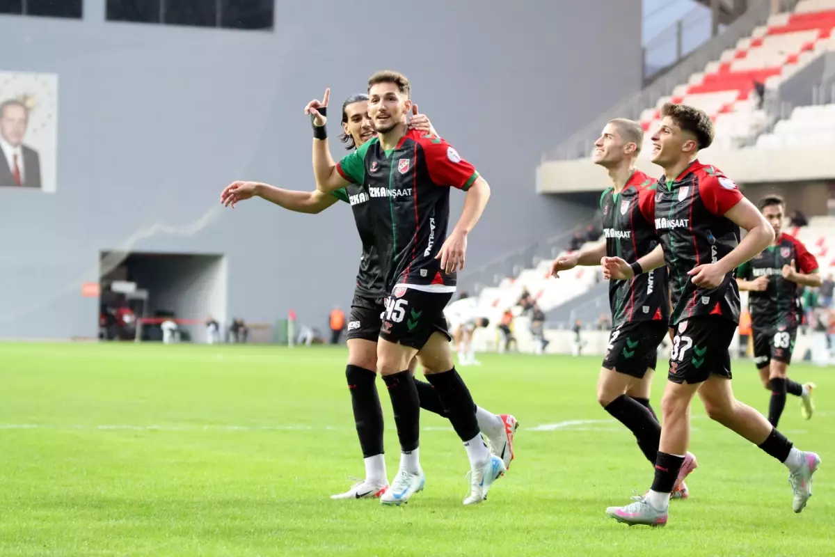 Karşıyaka, İzmir Çoruhlu FK’yı 3-1 Yendi: Play-Off Yolunda Önemli Adım