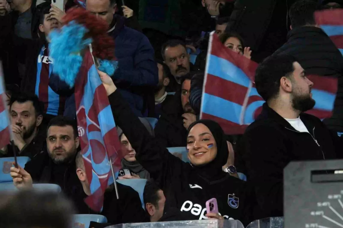 Trabzonspor ve Fenerbahçe 1-1 Beraberlikle Karşı Karşıya: Maçın Kritik Anları