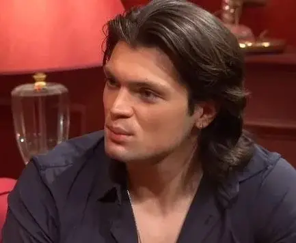 Onur Alp soruya cevap verirken