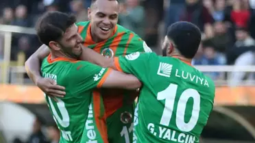 Alanyaspor, Konyaspor'u 2-1 Yenerek Galibiyet Serisini Başlattı