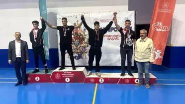 Burhaniyeli Genç Boksörler Balıkesir Şampiyonasında 8 Madalya Kazandı