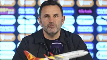 Maç sonrası Okan Buruk ve oyuncular