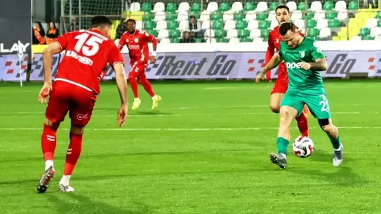 Maçın kritik anlarından bir fotoğraf