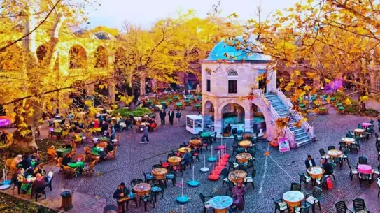 Bursa 3. İdare Mahkemesi, Koza Han’da Masa ve Sandalye Tahliyesine Durdurma Kararı Aldı