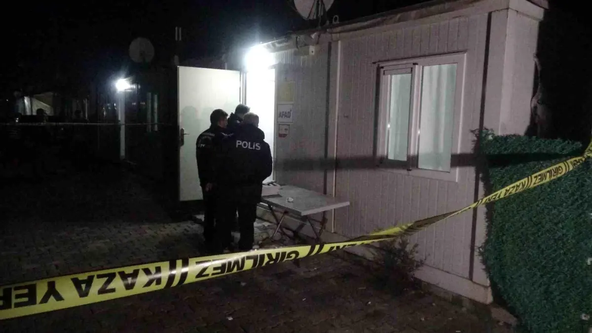 Malatya’da yalnız yaşayan adamın konteyneri