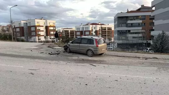 Eskişehir'de Belediye Otobüsü ve İki Araç Karıştı: 6 Kişi Yaralandı