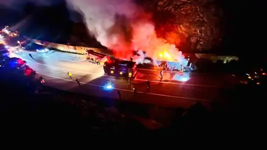 Manavgat'ta Tır Dorsesindeki Yangın Kontrol Altına Alındı