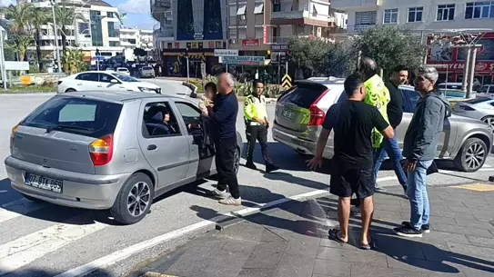 Antalya’da Ehliyetsiz ve Kasksız Motosiklet Sürücüsüne 12.870 TL Para Cezası Kesildi