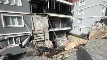 Menemen’de İstinat Duvarı Çöktü: 151 Kişi Tahliye Edildi, 4 Bina Hasar Aldı