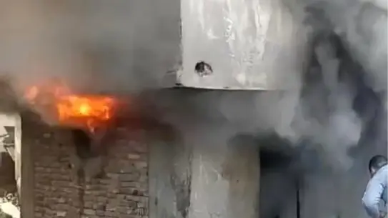 Bursa’da Terk Edilmiş Bina Yangını Vatandaşların Hızlı Müdahalesiyle Söndürüldü