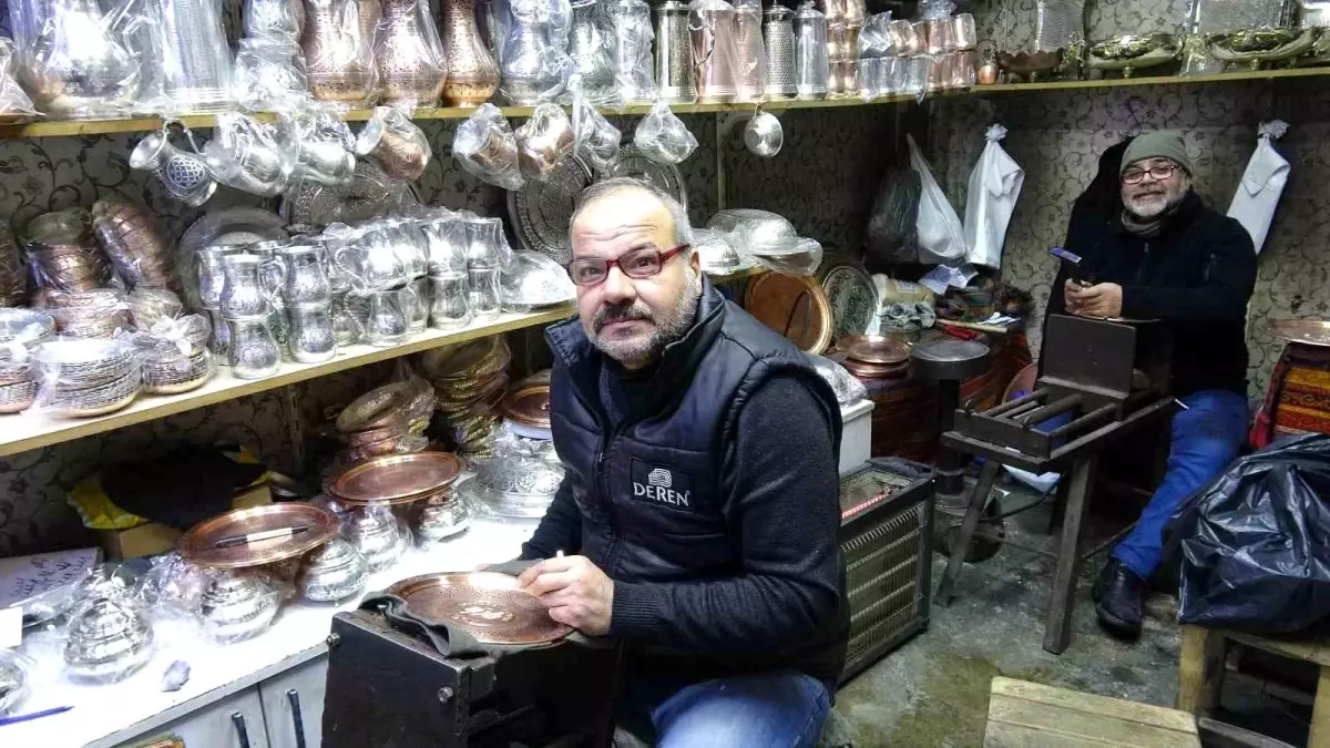 Gaziantep’te 44 Yıllık Bakır İşlemeciliği Mirası: Dayı ve Yeğenin Mücadelesi