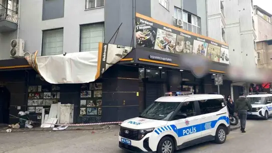 Efeler'de Şiddetli Rüzgar Tabelaları Yıktı, İş Yerlerinde Maddi Zarar Oluştu