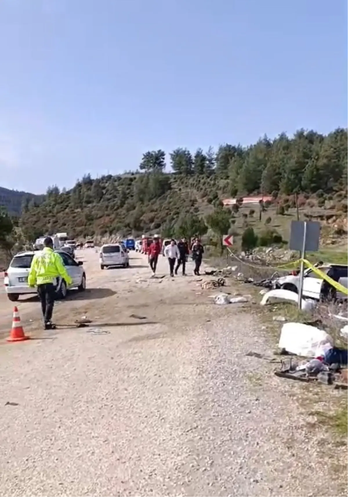 Orhaneli'de Trafik Kazası: 70 Yaşındaki Emine Şen Hayatını Kaybetti