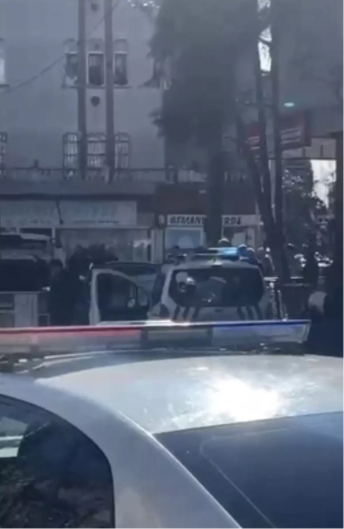 Küçükçekmece’de devriye polislerine bıçaklı saldırı