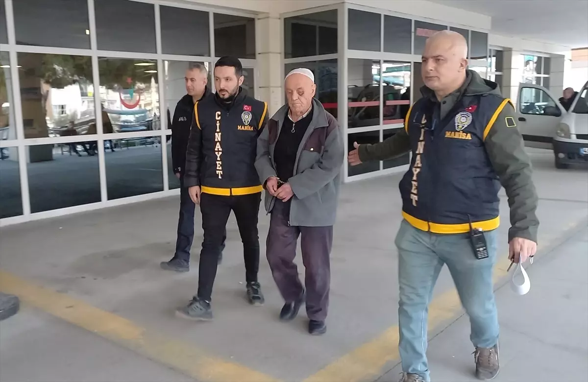 Manisa’da 80 Yaşındaki Adam Eşini Bıçakla Öldürürken Tutuklandı