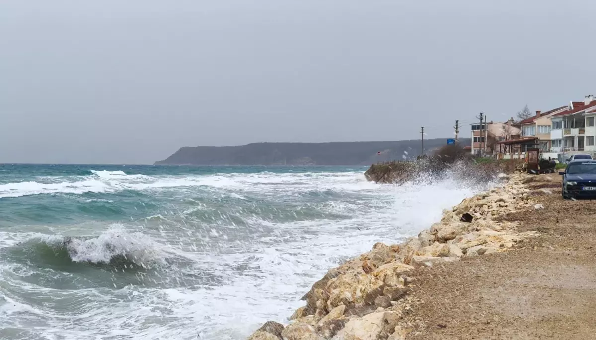 Edirne Yayla Köyü'nde Şiddetli Fırtına Dev Dalga Oluşumuna Yol Açtı