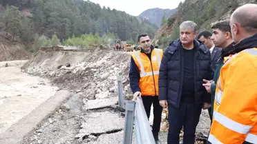 Adana’da Heyelan Sonrası Vali Yavuz’un Yerinde İncelemesi