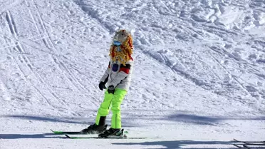 Palandöken Kayak Merkezinde Güneşli Hafta Sonu Coşkusu