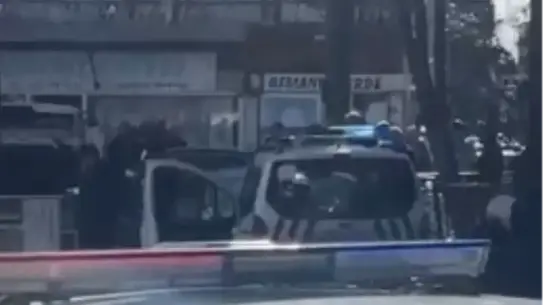 Küçükçekmece’de Uyuşturucu Etkisi Altındaki Şüpheli, Devriye Polisiye Bıçaklı Saldırı