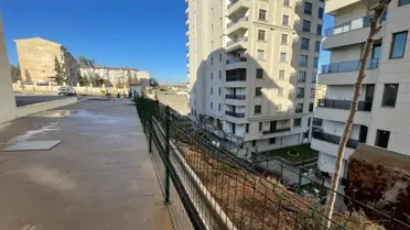 Çöken duvarın yakın çekim görüntüsü