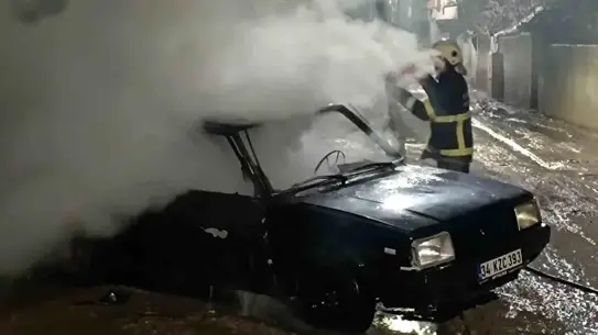 Batman’da Park Halindeki Araçta Çıkan Yangın Hızla Kontrol Altına Alındı