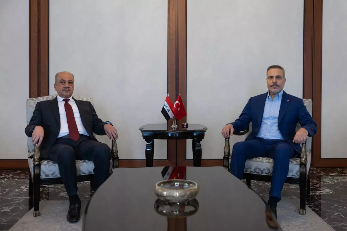 Hakan Fidan ve Irak Savunma Bakanı görüşme