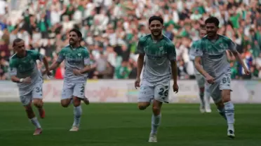 Bursaspor, Kırklarelispor'u 4-0 Mağlup Ederek Liderliğini Korudu
