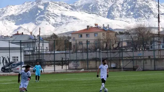 İpekyolu Gençlikspor, Bostaniçispor’u 6-0 Mağlup Ederek Liderliğini Koruyor