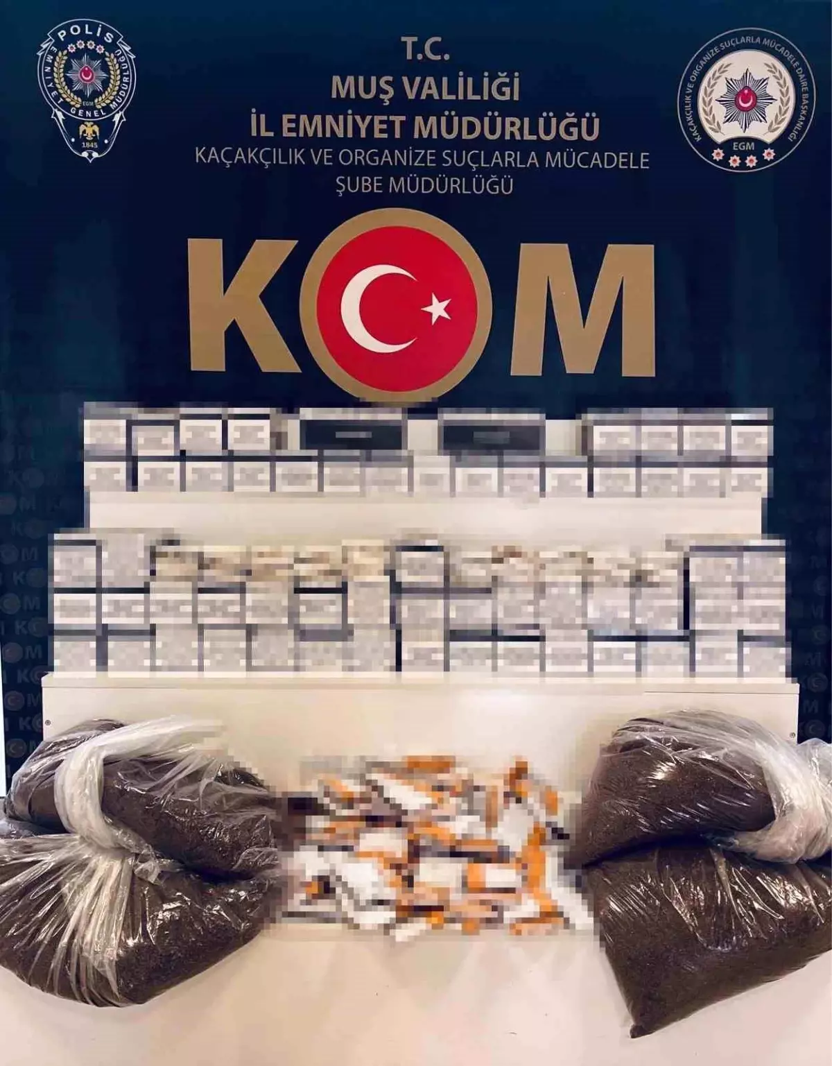 Muş’taki kaçak tütün operasyonu kapsamında ele geçirilen kargo görüntüsü