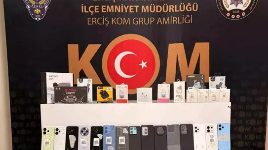 Erciş’te Güvenlik Operasyonu: Ruhsatsız Silah ve Kaçak Telefonlar Ele Geçirildi