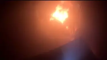 Diyarbakır Bağlar’da Ev Yangını Kask Kamerasında Görüldü: İtfaiye Erleri Hızlı Müdahale Etti