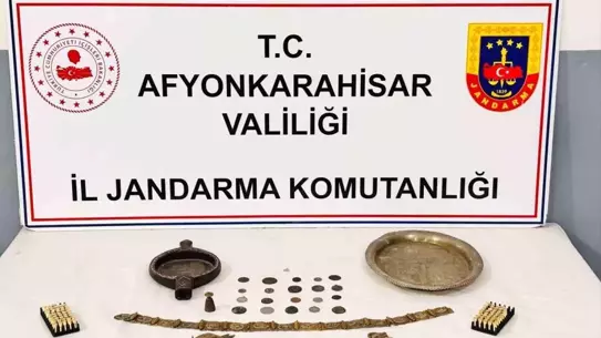 Jandarma Garipçe Köyünde 24 Tarihi Eseri ve 82 Mermiyi Ele Geçirdi