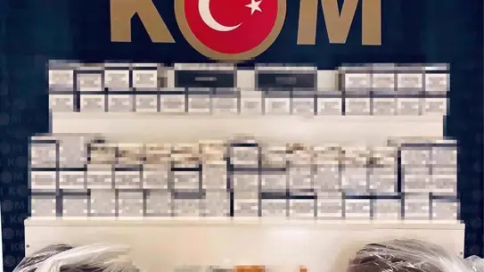 Muş'ta Polis, 20 Bin Makaron ve 18,5 Kg Kaçak Tütünü Ele Geçirdi