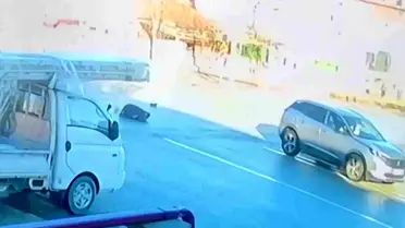 Güvenlik kamerası görüntüsü: SUV ve yaya çarpışması