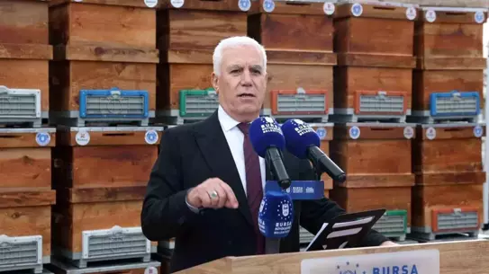 Bursa Büyükşehir Belediyesi, 616 Arıcıya 3.400 Boş Kovan Dağıttı