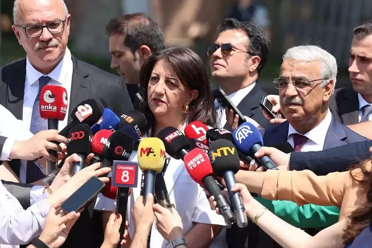 DEM Parti heyeti İmralı'ya doğru