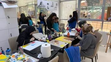 Alaçam’da Anne ve Kızlar Renkli Boyama Atölyesiyle Bir Araya Geldi