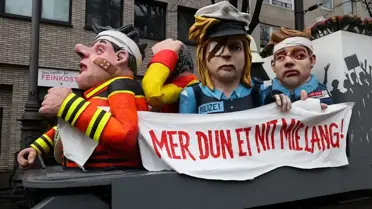 Almanya’nın Ren Nehri Şehirlerinde Renkli Karnaval Coşkusu