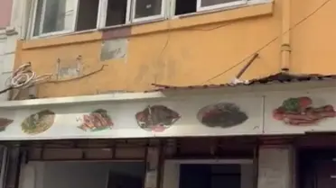 İzmir'in Metruk Binasında Silahlı Saldırı: 62 Yaşındaki Adam Ağır Yaralı