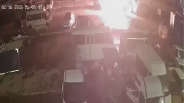 İzmir Çiğli’de Park Halindeki Midibüste Çıkan Yangın 16 Yaşındaki Gençte Trajik Sonuç Bıraktı