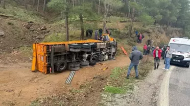 Kaza sonrası kamyonun yan tarafı