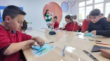 Demirci’de Bilim Merkezinin Açılışıyla 4.500 Genç Öğrenciye Yeni Ufuklar Açıldı