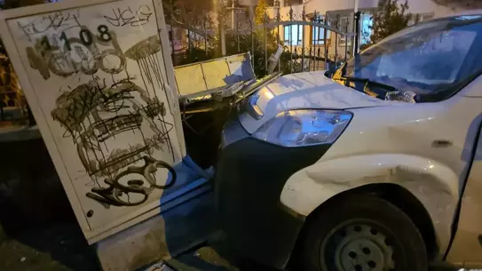 Mamak’ta Hafif Ticari Araç ve Otomobil Çarpıştı: Bir Yaralı