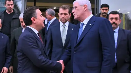 Babacan ve Dervişoğlu, DEVA ve İYİ Parti İşbirliğini Vurgulayan Ortak Basın Toplantısı Gerçekleştirdi