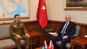 Toplantı sırasında Bakan Güler ve Al‑Namroush