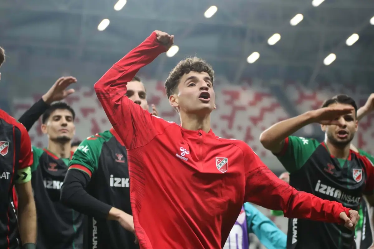 Adem Yeşilyurt Karşıyaka'dan Fenerbahçe'ye Transfer Oldu: Genç Yıldızın Yeni Dönemi