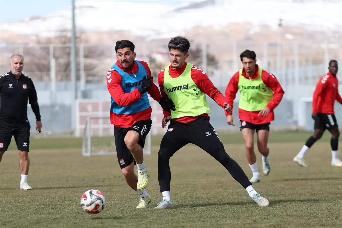 Sivasspor, Adana Demirspor Maçına Son Hazırlıklarını Tamamlıyor