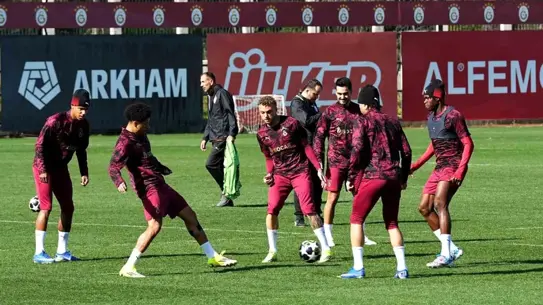 Galatasaray oyuncuları antrenmanda