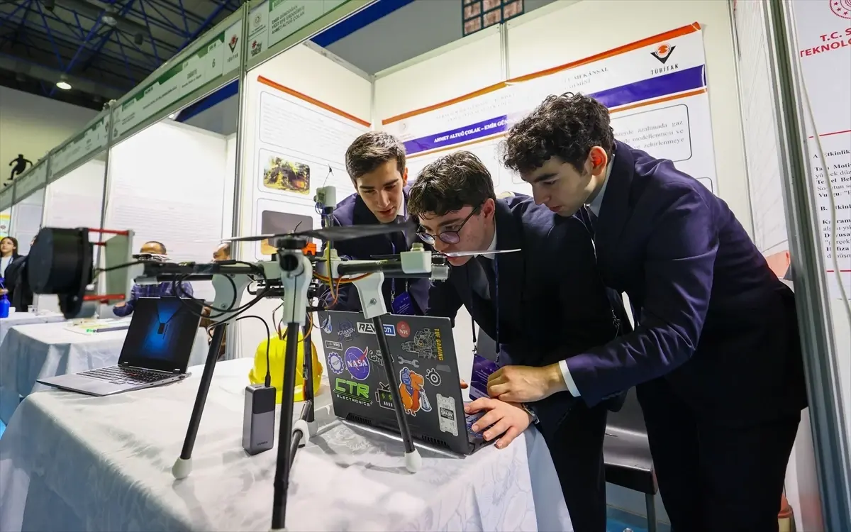 Manisa'da Lise Öğrencileri, Maden Gazı Tehlikesine Çözüm Getiren Akıllı Sistem Tasarladı